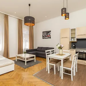 Apartment Real Revay, Budapest